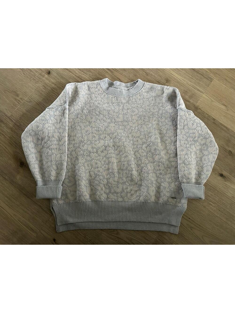 Abercrombie & Fitch Light Gray Cheetah Print Pullover Sweater Size Medium